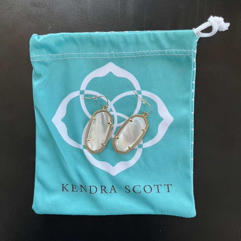 Kendra Scott Elle Gold Drop Earrings in Ivory Mother-of-Pearl